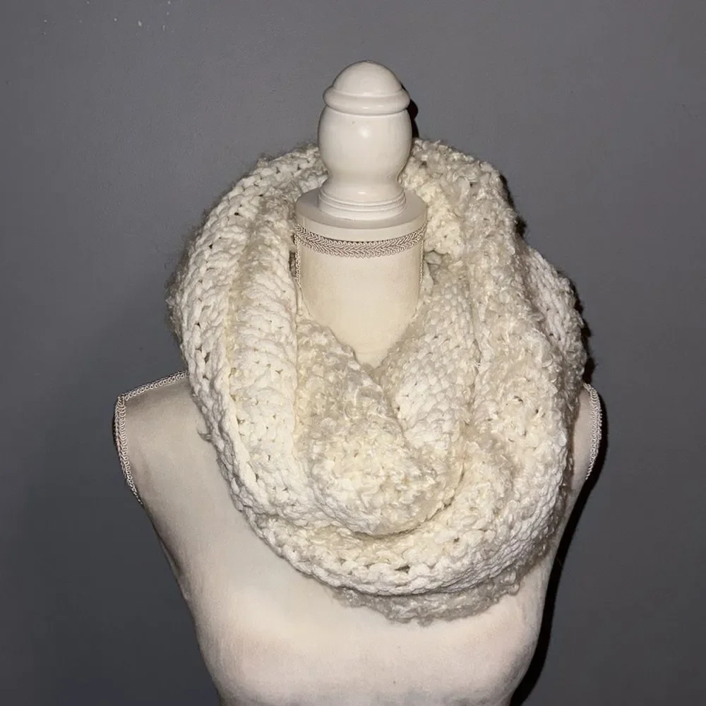 Ann Taylor’s LOFT Infinity Scarf!